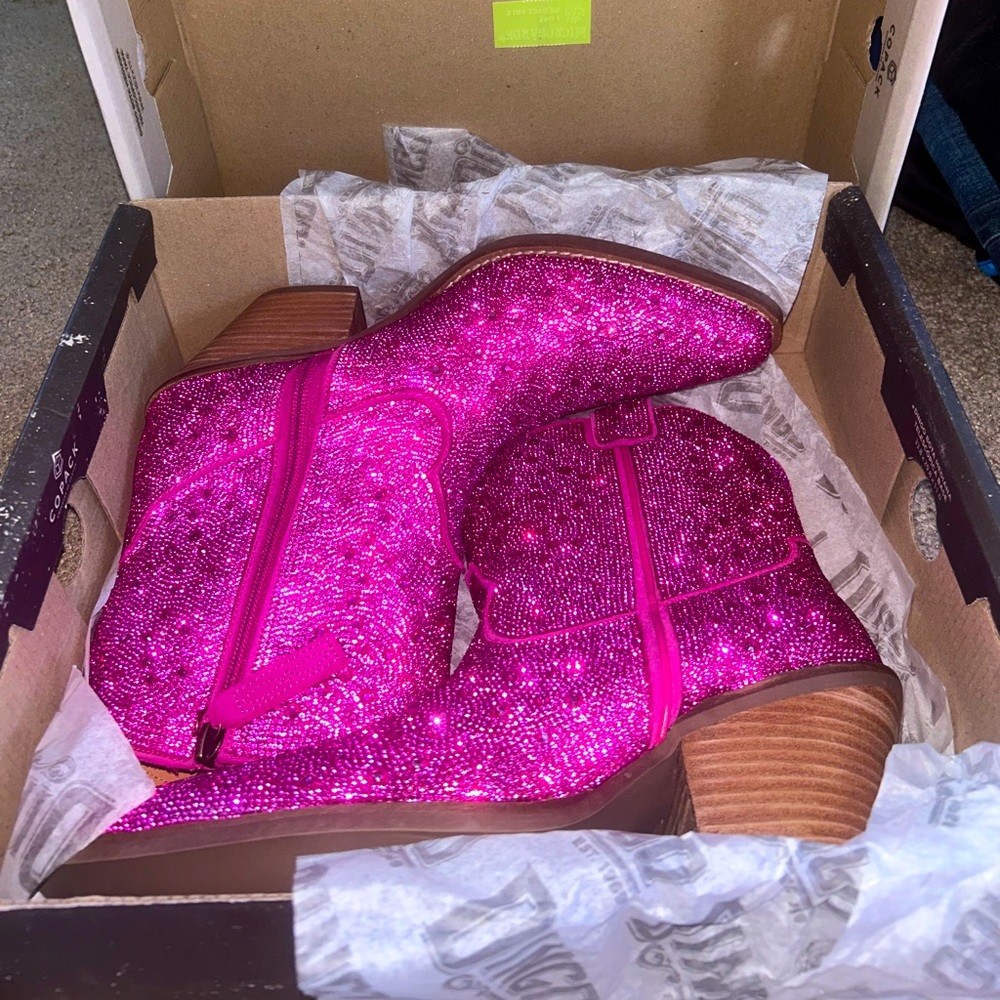 BNIB Dingo Rhinestone Cowgirl Ankle Boots
